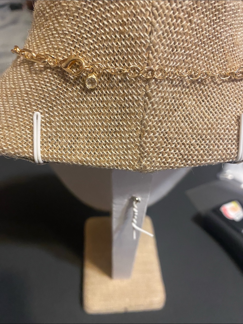 Gold tone paperclip necklace - Picture 2 of 2
